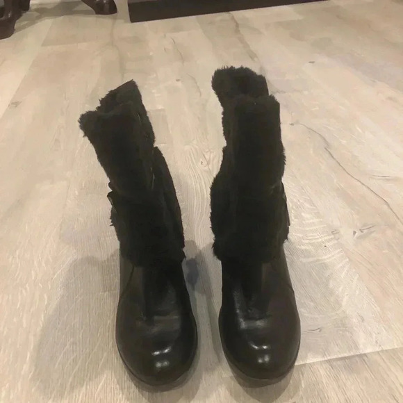 Baretrap boots—women - Picture 4 of 6